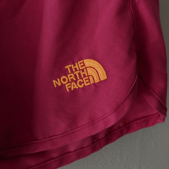 ❣️SOLD❣️ North Face Swim shorts - Picture 4 of 12